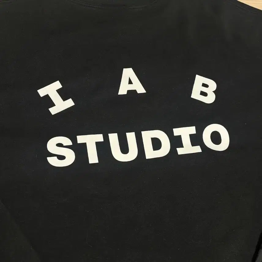 [BUNJANG] IAB Studio Worksout Collaboration Long Sleeve Shirt XL / 아이앱 웍스아웃 콜라보 xl 판매합니다