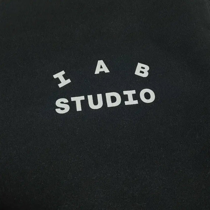 [BUNJANG] IAB Studio Worksout Collaboration Long Sleeve Shirt XL / 아이앱 웍스아웃 콜라보 xl 판매합니다