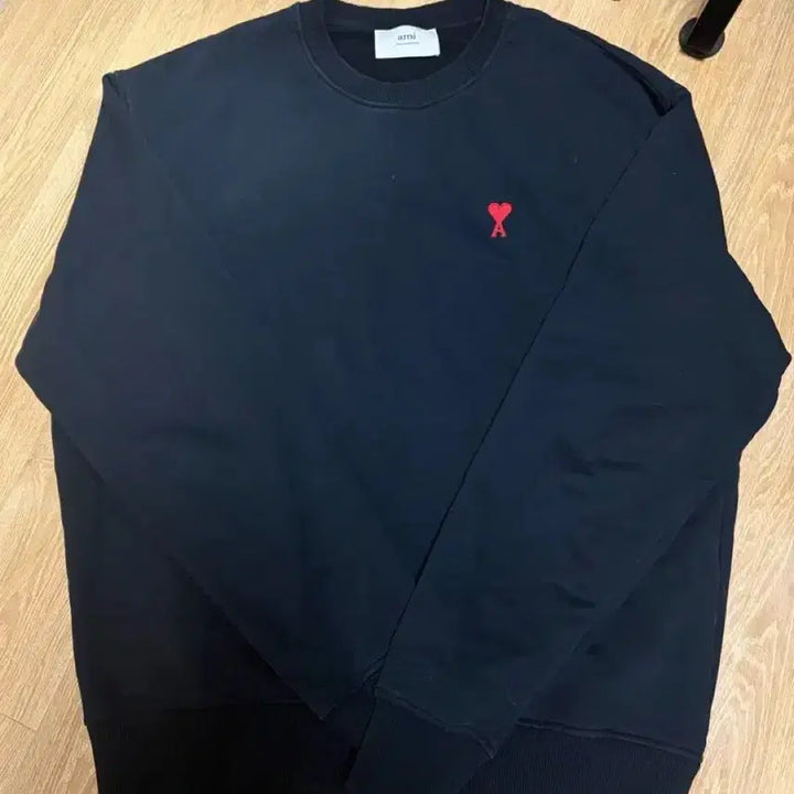 [SOLD OUT] 아미 스몰하트 맨투맨 블랙 L