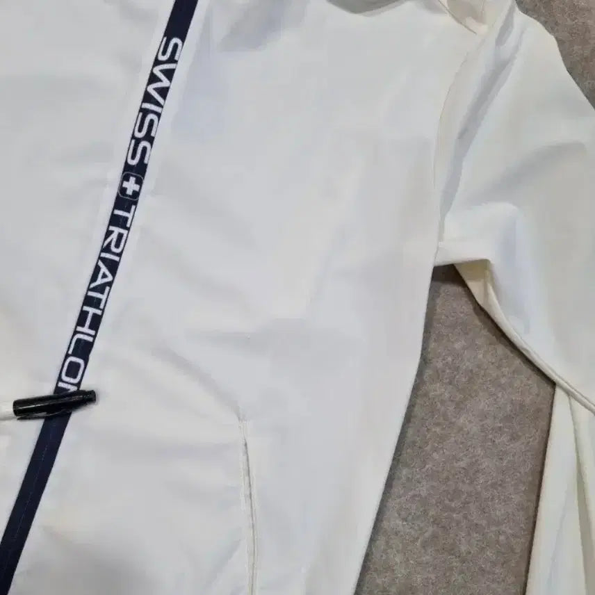 [SOLD OUT] 남성 100 데상트 기능성 집업