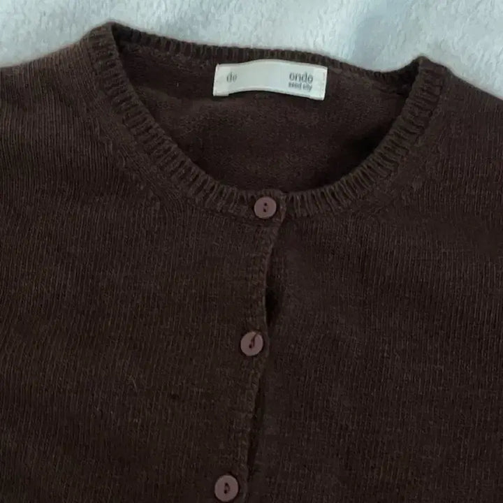 [BUNJANG] D.ond Camel Wool Logo Crop Cardigan / 드온도 카멜 울 로고 가디건 크롭