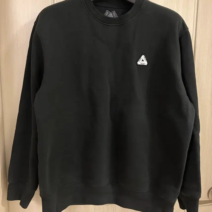 [SOLD OUT] [XL] 팔라스 소파 크루 블랙 맨투맨