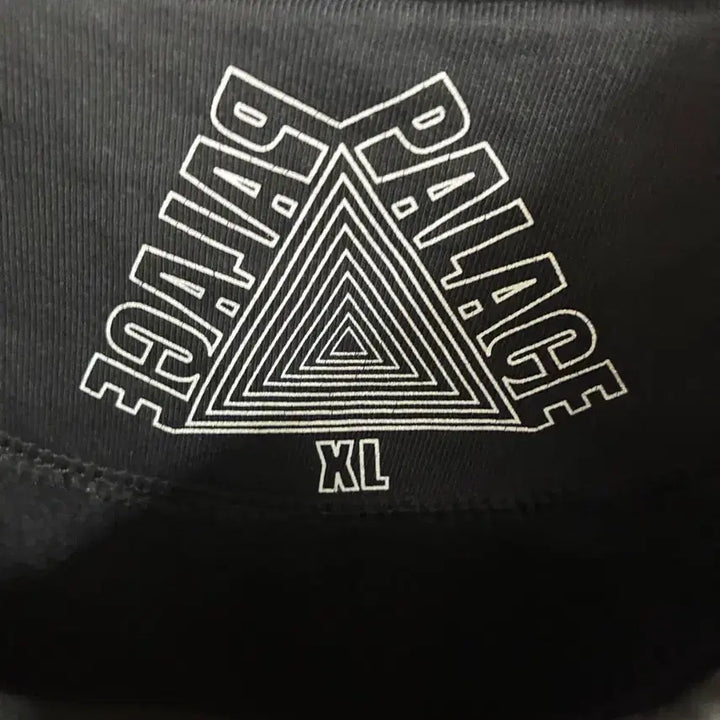 [SOLD OUT] [XL] 팔라스 소파 크루 블랙 맨투맨