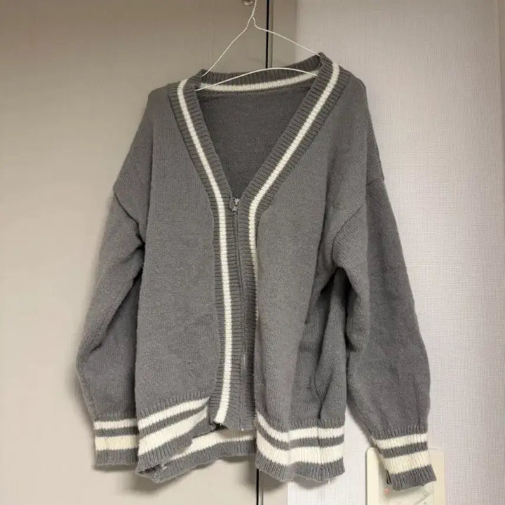 [BUNJANG] Gray Striped Knit Cardigan / 회색 스트라이프 니트 가디건