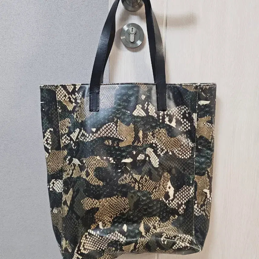 [SOLD OUT] 정품 MSGM 파이톤 패턴 토트백(택배비 무료)