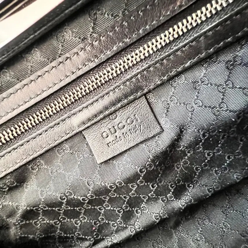 [SOLD OUT] 구찌 빈티지 블랙 레더 이스트웨스트 숄더백