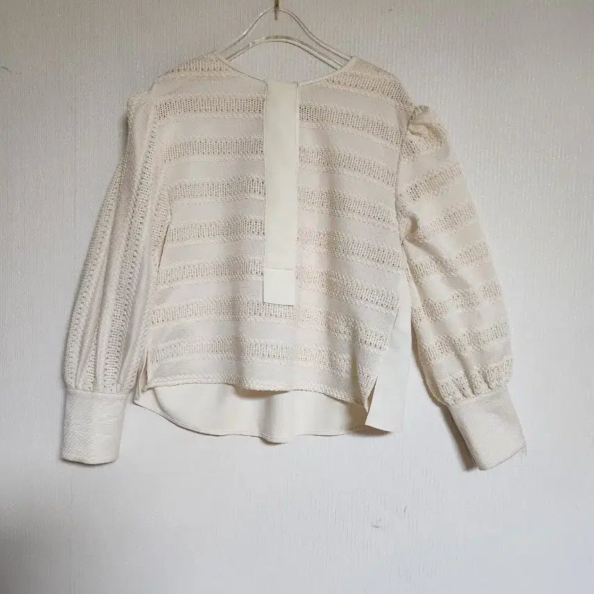 [BUNJANG] Lucky Chouette Atelier Embroidered Lace Blouse / 아뜰리에 럭키슈에뜨2020자수레이스 블라우스55반~66반