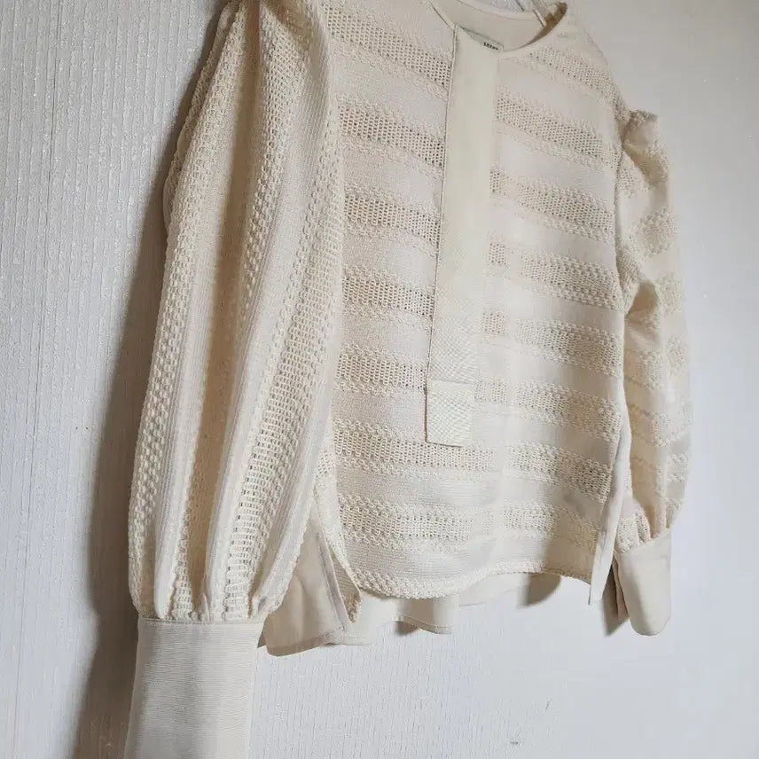[BUNJANG] Lucky Chouette Atelier Embroidered Lace Blouse / 아뜰리에 럭키슈에뜨2020자수레이스 블라우스55반~66반