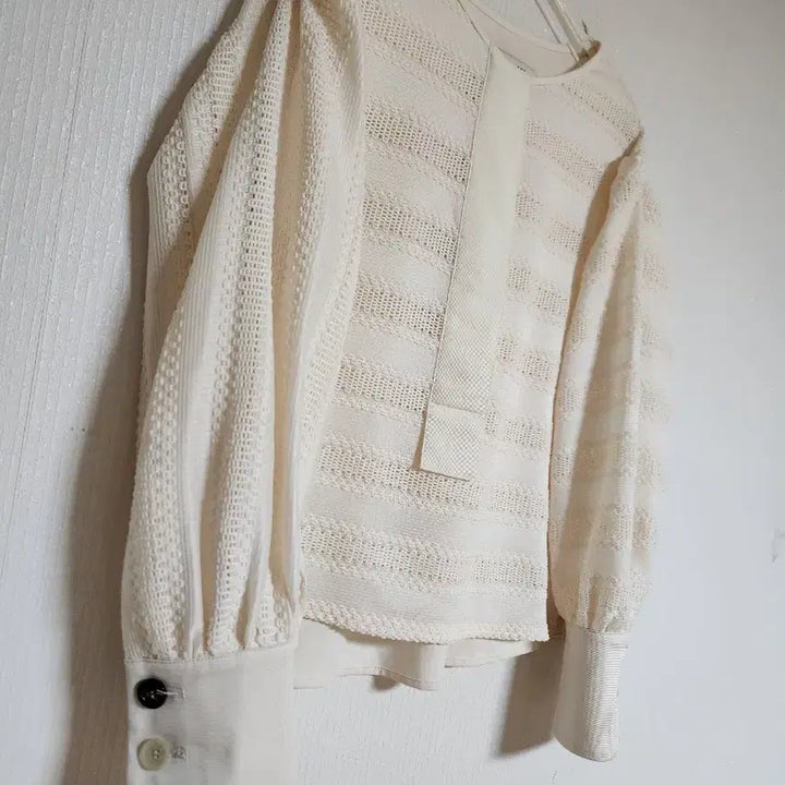 [BUNJANG] Lucky Chouette Atelier Embroidered Lace Blouse / 아뜰리에 럭키슈에뜨2020자수레이스 블라우스55반~66반