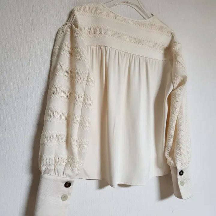 [BUNJANG] Lucky Chouette Atelier Embroidered Lace Blouse / 아뜰리에 럭키슈에뜨2020자수레이스 블라우스55반~66반