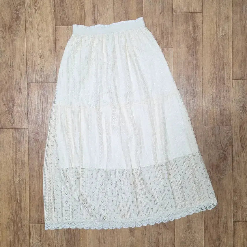 [BUNJANG] GENERAL IDEA Lace Maxi Skirt / 제너럴아이디어(GENERAL IDEA) 레이스스커트 프리사이즈 새상품