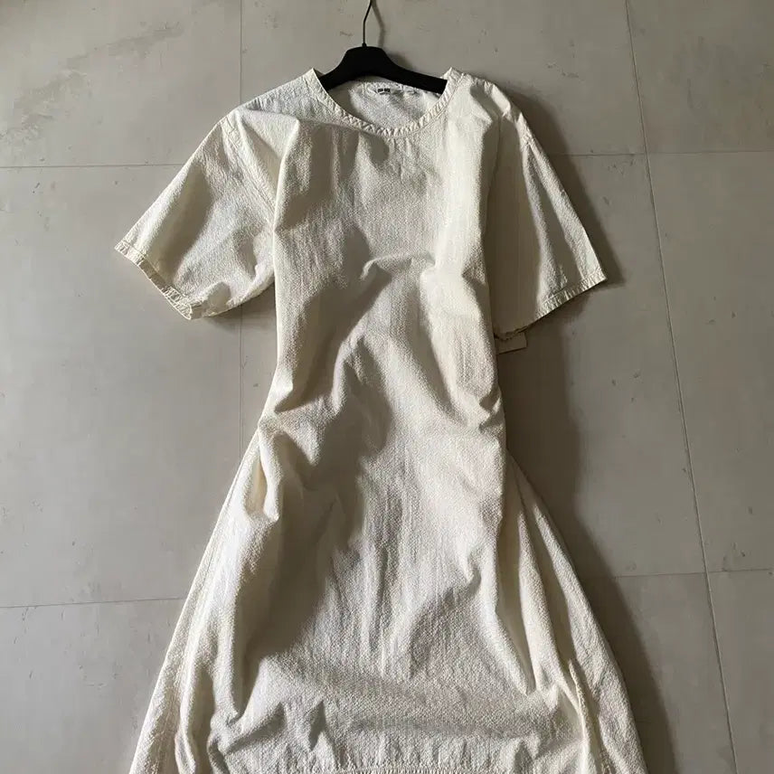 [SOLD OUT] 66-77 새제품 유니클로 지지미 한여름 바스락 원피스.청담동룩 원피스
