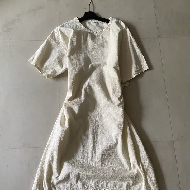 [SOLD OUT] 66-77 새제품 유니클로 지지미 한여름 바스락 원피스.청담동룩 원피스