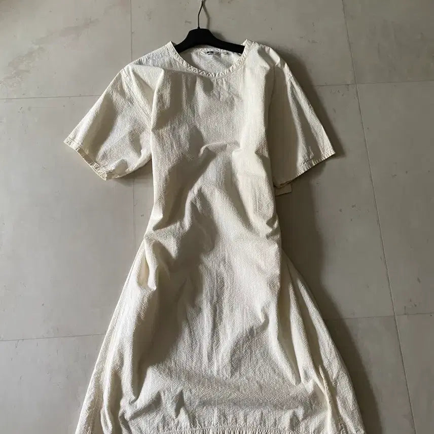 [SOLD OUT] 66-77 새제품 유니클로 지지미 한여름 바스락 원피스.청담동룩 원피스