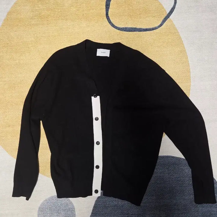 [BUNJANG] TNGT Black Color Block Cardigan / TNGT 블랙 배색 가디건