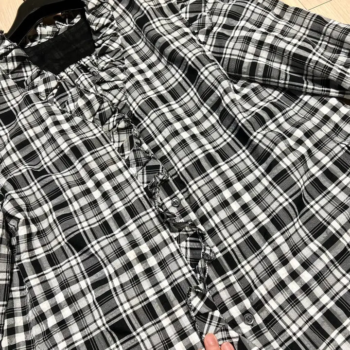 [BUNJANG] System Ruffle Blouse / 한섬 시스템 SYSTEM 체크 러플 블라우스 노카라 브이넥 봄여름프릴셔링