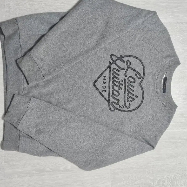 [SOLD OUT] [정품]루이비통x니고맨투맨 한정판