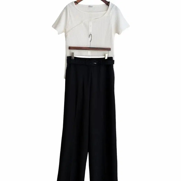 [BUNJANG] Slit Detail Short Sleeve T-shirt / 교신안함)사선 슬릿 반팔 티셔츠-2컬러