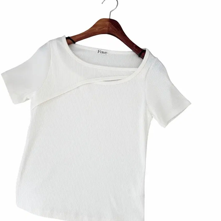 [BUNJANG] Slit Detail Short Sleeve T-shirt / 교신안함)사선 슬릿 반팔 티셔츠-2컬러