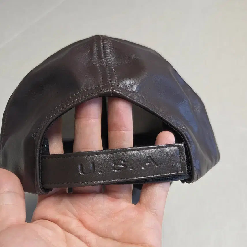 [BUNJANG] Winner Caps Mstate Real Leather Ball Cap / 위너캡스 엠스테이트 리얼 가죽 볼캡