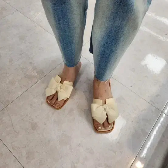 [BUNJANG] Satin Ribbon Embellished Mule Slippers - Black &amp; Ivory / 1+1 두개만원 공단 리본 장식 뮬 슬리퍼 블랙 &amp; 아이보리 미착용새상품