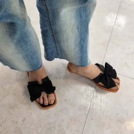 [BUNJANG] Satin Ribbon Embellished Mule Slippers - Black &amp; Ivory / 1+1 두개만원 공단 리본 장식 뮬 슬리퍼 블랙 &amp; 아이보리 미착용새상품