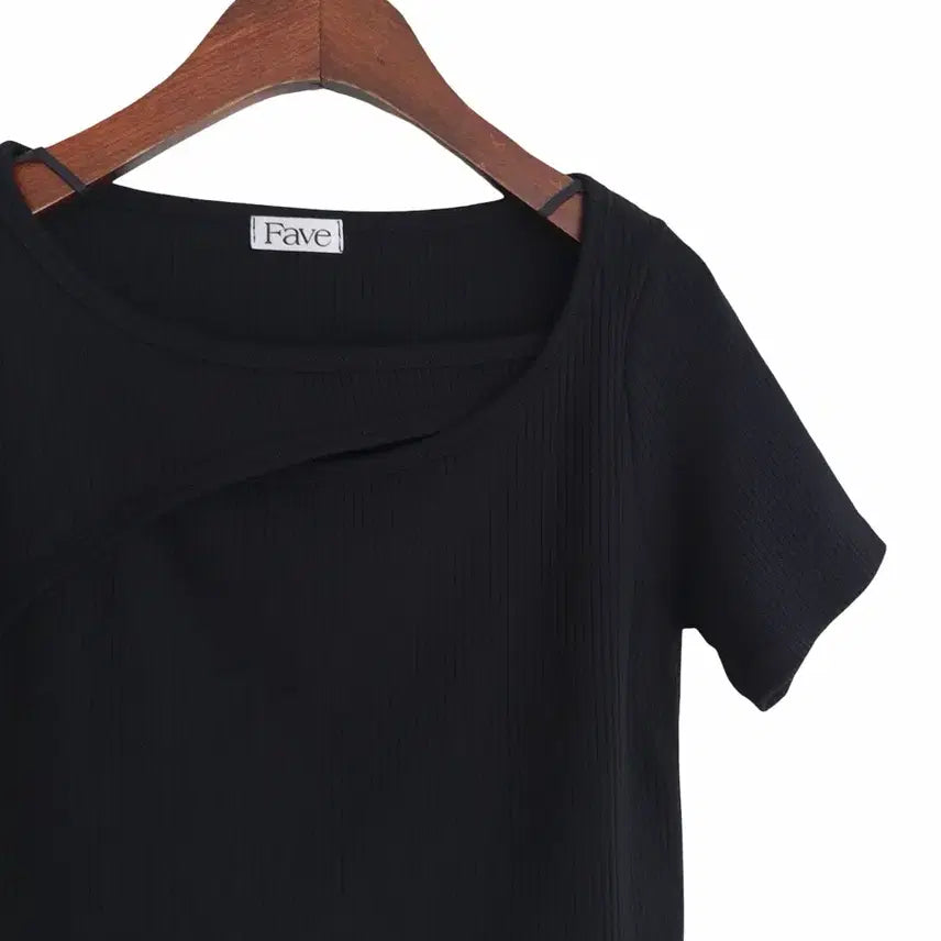 [SOLD OUT] 교신안함)사선 슬릿 반팔 티셔츠-블랙