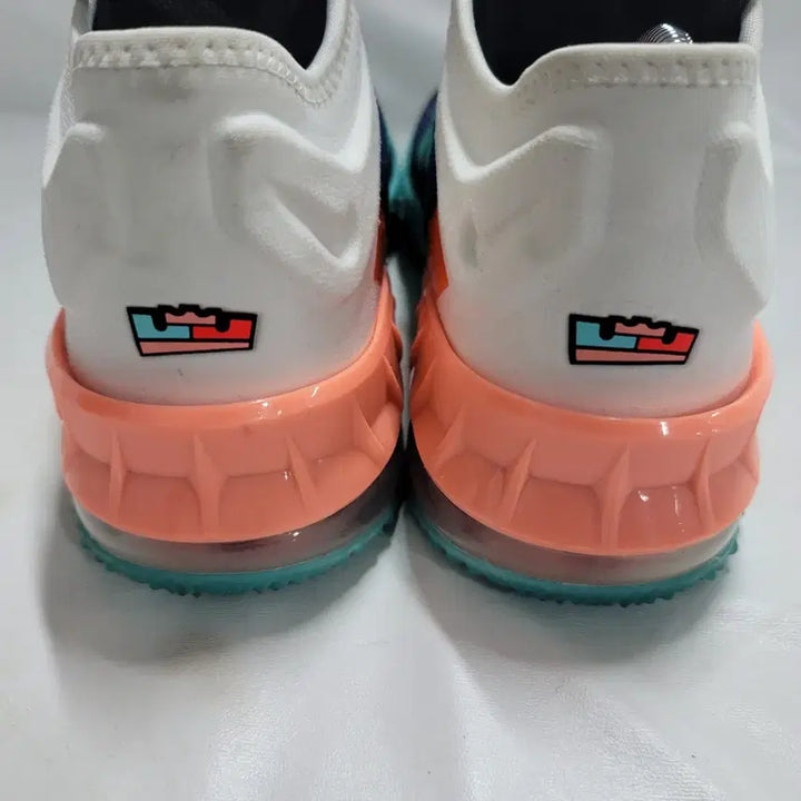 [BUNJANG] Nike Space Jam LeBron 18 Summit White (240) Women&