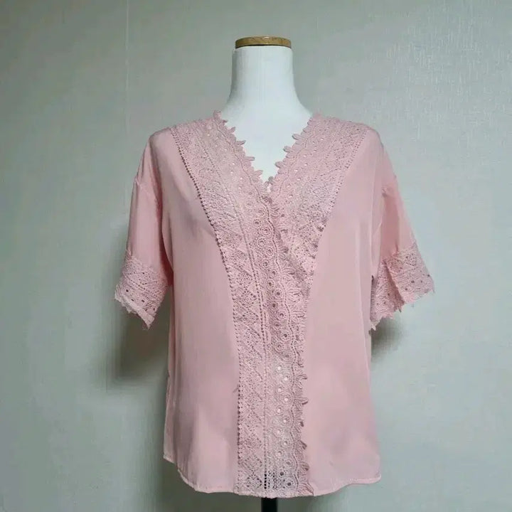 [BUNJANG] Pink Lace V-neck Blouse / 레이스 핑크 블라우스 반팔 브이넥