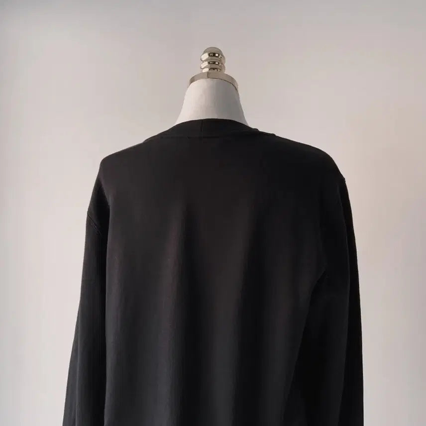 [BUNJANG] Sandro Heart Patch Black Sweatshirt / 산드로 하트 패치 블랙 맨투맨 티셔츠