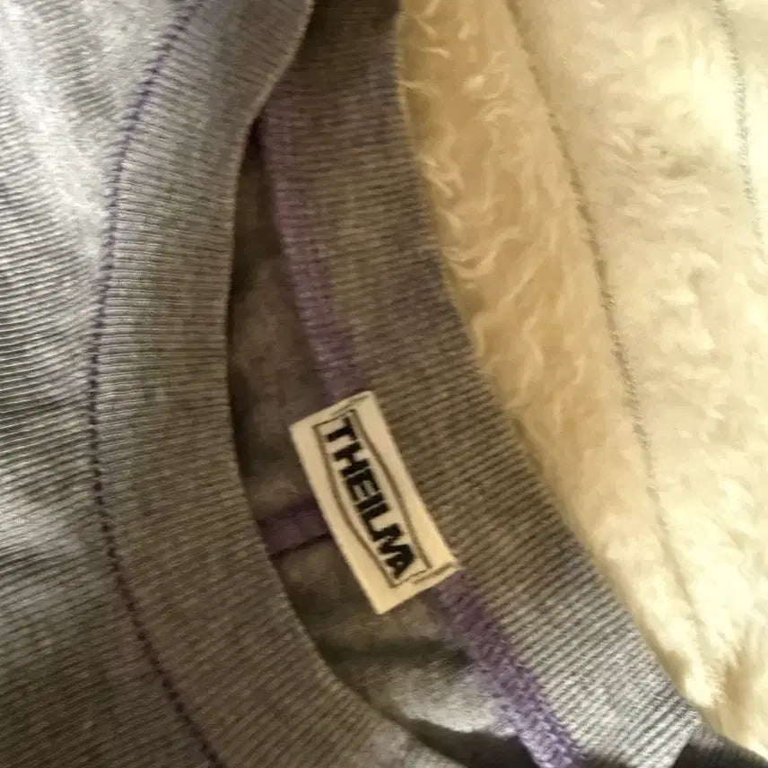 [SOLD OUT] THEILMA 그레이,블랙 티셔츠 S 일괄