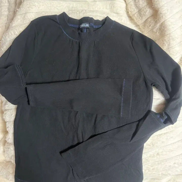 [SOLD OUT] THEILMA 그레이,블랙 티셔츠 S 일괄