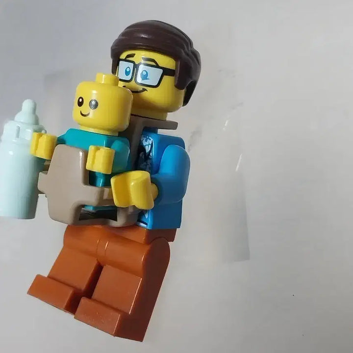 [BUNJANG] Lego City Passenger Father and Baby Minifigure / 레고 시티 탑승객 아빠와 아기 미니피겨