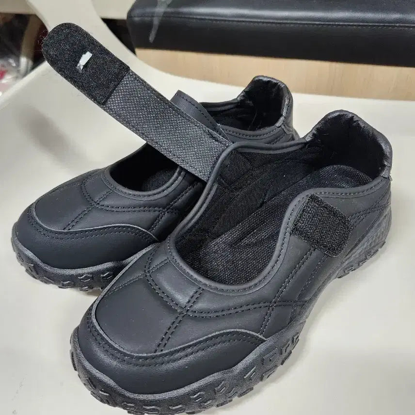 [BUNJANG] Comfortable Velcro Mary Jane Shoes / 완전편한 데일리슈즈! 벨크로 메리제인 컴포트 쿠션단화 블랙&amp;아이보리