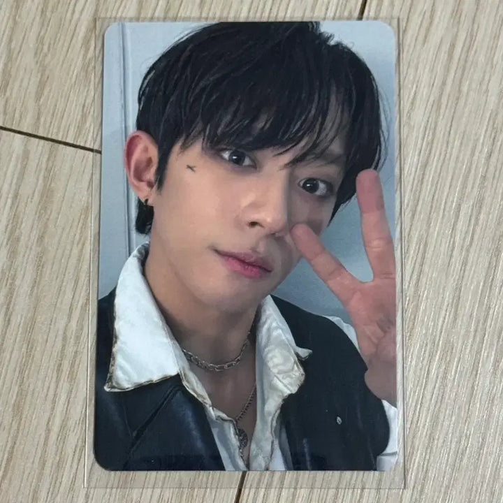 [BUNJANG] 다크비 디원 피크타임 럭드 미공포 특전 포카 / 다크비 디원 피크타임 럭드 미공포 특전 포카