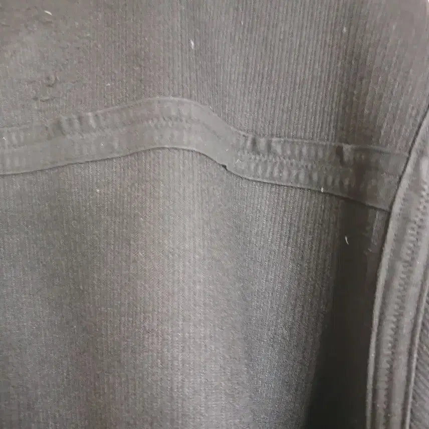 [BUNJANG] 시스템옴므 블랙 하이넥 하프집업 탑(루즈핏) / 시스템옴므 블랙 하이넥 하프집업 탑(루즈핏)