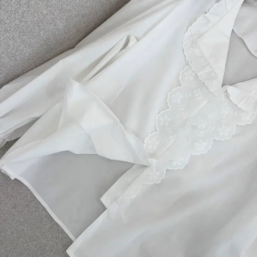 [BUNJANG] Ivory Lace Cotton Blouse / 교신안함)아이보리 레이스 코튼 블라우스