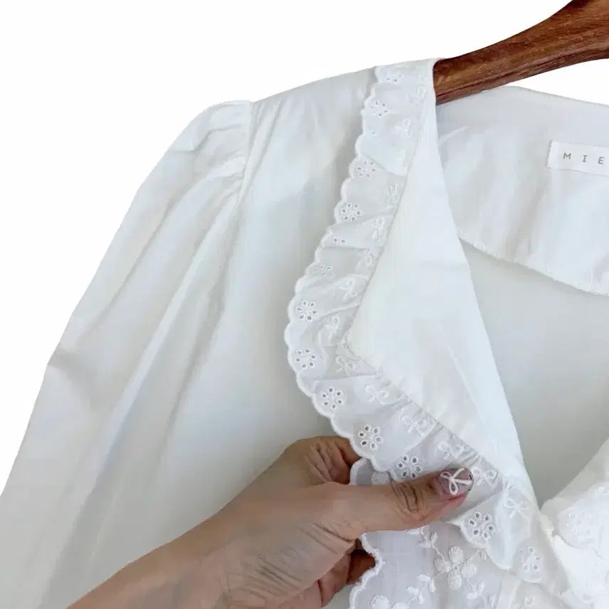 [BUNJANG] Ivory Lace Cotton Blouse / 교신안함)아이보리 레이스 코튼 블라우스