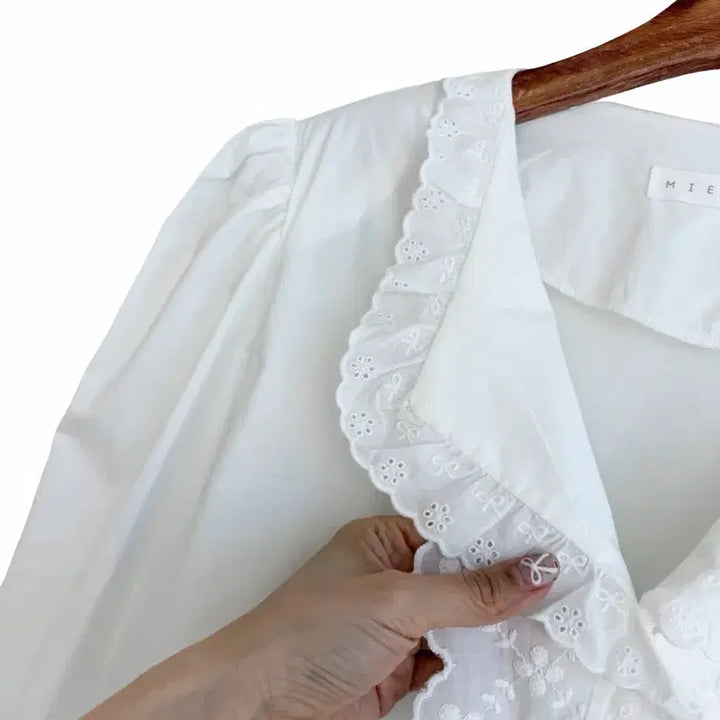 [BUNJANG] Ivory Lace Cotton Blouse / 교신안함)아이보리 레이스 코튼 블라우스