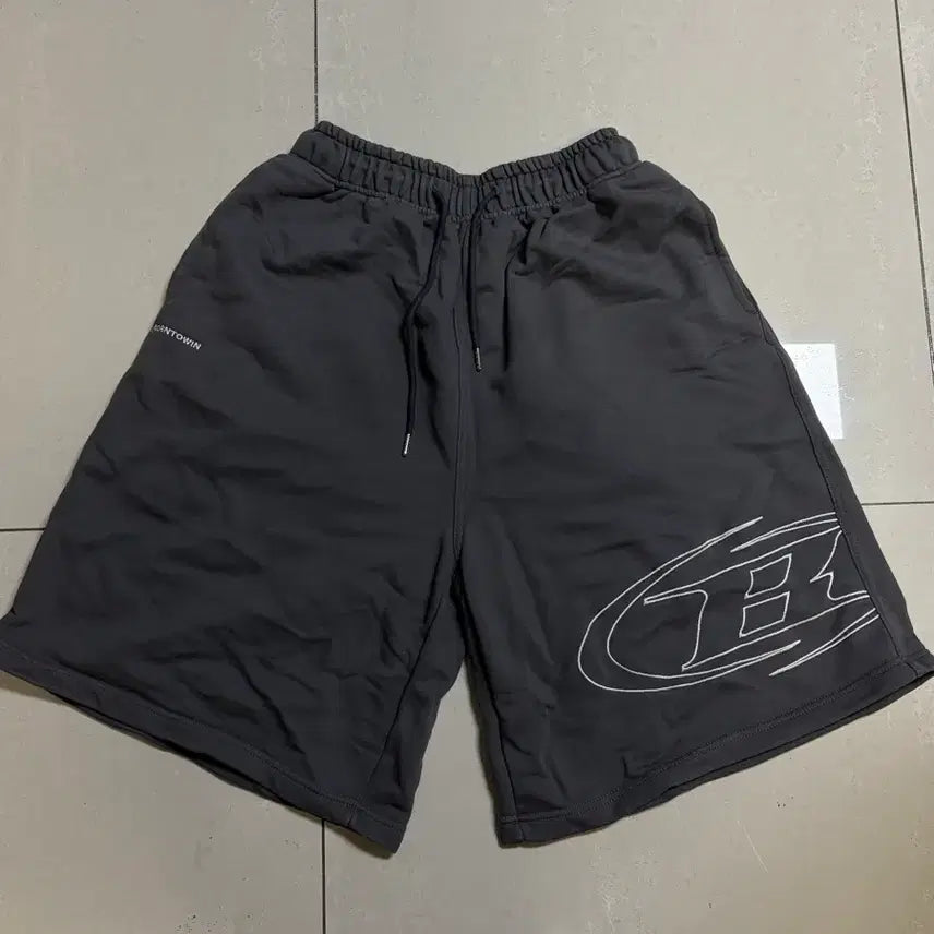 [BUNJANG] Born to Win Charcoal Bermuda Shorts / 본투윈 차콜 버뮤다 2사이즈