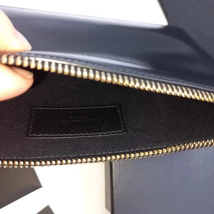 [BUNJANG] Saint Laurent Classic Logo Document Holder Clutch Bag / (정품)생로랑 클래식 로고 도큐먼트 홀더 클러치백 블랙