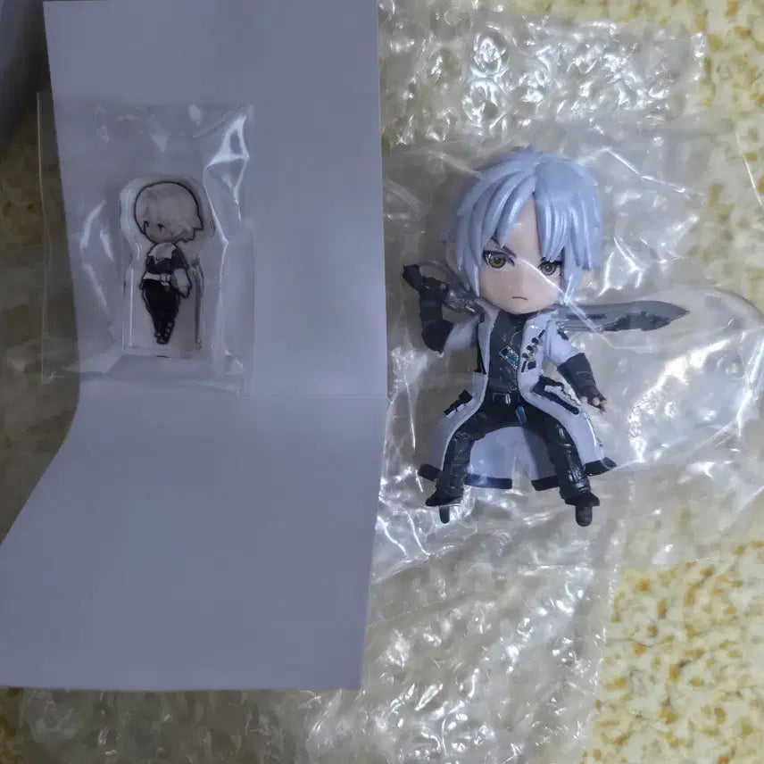 [BUNJANG] Final Fantasy XIV Sancred Mini Figure and Acrylic Set / ff14 파판14 산크레드 미니 피규어 미니 꼬친 아크릴 일괄 판매