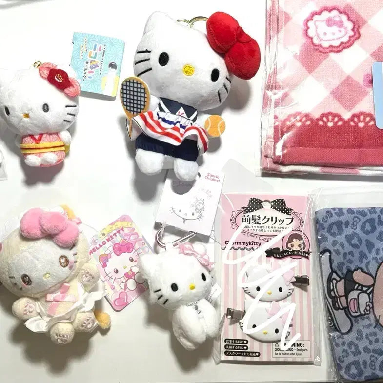 [BUNJANG] Hello Kitty Bundle Set of Plush Doll, Hairpin, Pouch, and Towel / 헬로키티 키티인형 일괄 일본 헤어핀 파우치 수건