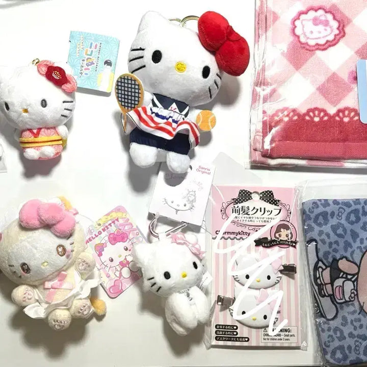 [BUNJANG] Hello Kitty Bundle Set of Plush Doll, Hairpin, Pouch, and Towel / 헬로키티 키티인형 일괄 일본 헤어핀 파우치 수건