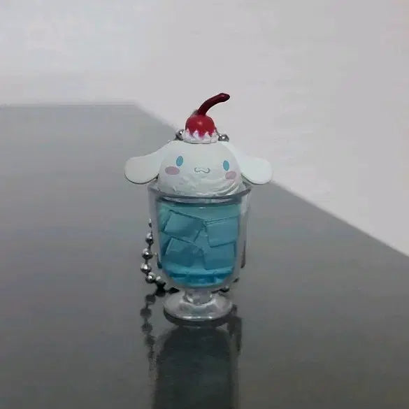 [BUNJANG] Cinnamoroll Parfait Charm Keychain / (5월까지 할인)시나모롤 파르페 피규어 키링
