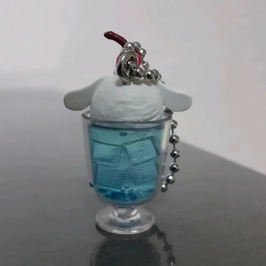 [BUNJANG] Cinnamoroll Parfait Charm Keychain / (5월까지 할인)시나모롤 파르페 피규어 키링