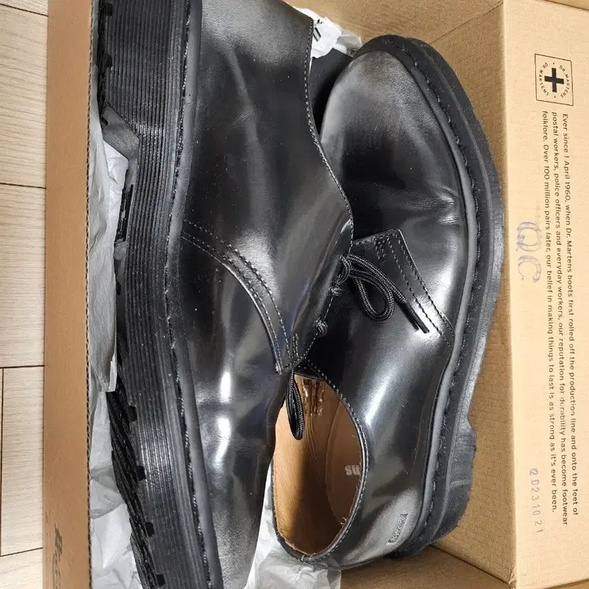 [BUNJANG] Supreme Dr. Martens 1461 Grey Silver Shoes / 슈프림 닥터마틴 1461 그레이 실버 285