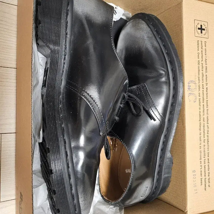 [BUNJANG] Supreme Dr. Martens 1461 Grey Silver Shoes / 슈프림 닥터마틴 1461 그레이 실버 285
