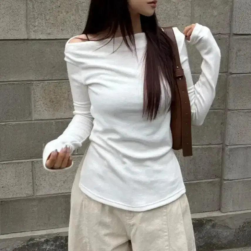 [BUNJANG] Fairlin Layered Slit Boatneck T-Shirt / 페어린 레이어 슬릿 보트넥 티셔츠 에이블리 지그재그 티셔츠