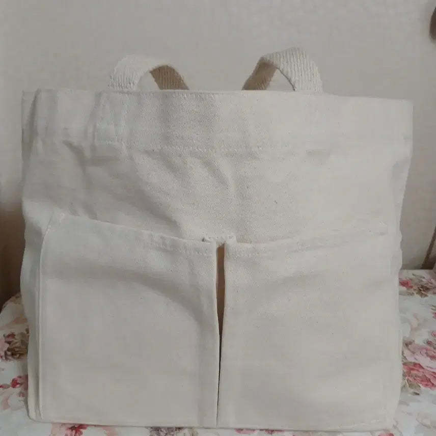 [BUNJANG] Ivory Pocket Canvas Tote Bag / 아이보리색 포켓 캔버스 토트백